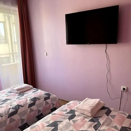 Lovely 2-bedroom Unit In * София