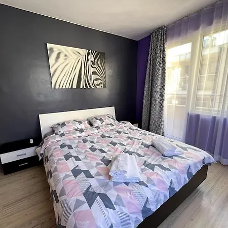 Lovely 2-bedroom Unit In Апартаменты София